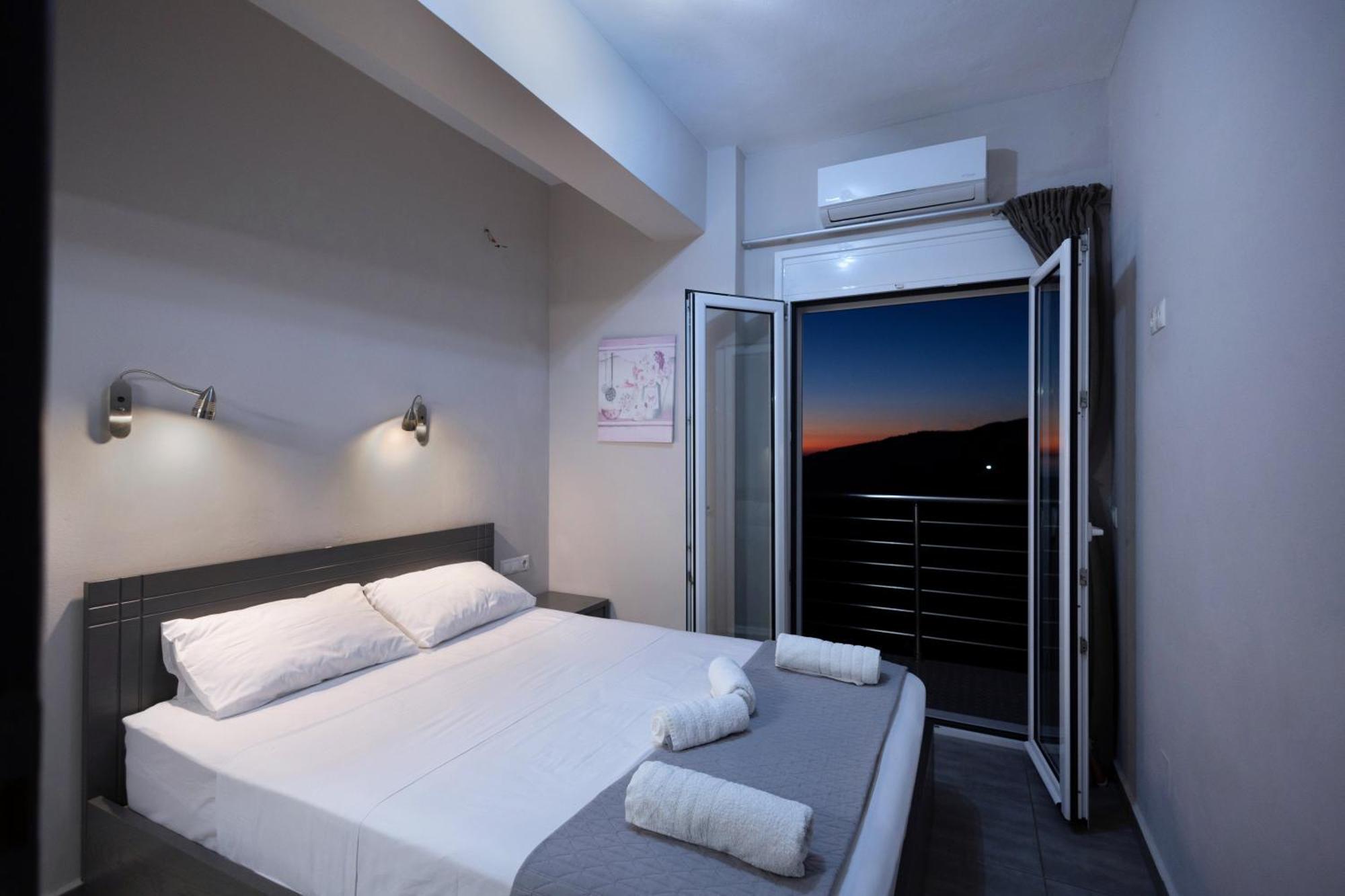 Akrotiri Panorama- Luxury Rental Apartments With Sea View Родакинон Екстериор снимка