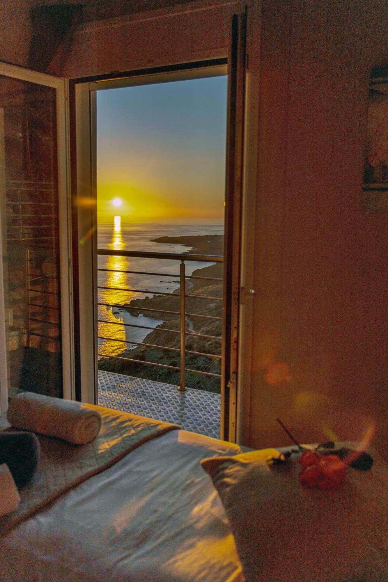 Akrotiri Panorama- Luxury Rental Apartments With Sea View Родакинон Екстериор снимка